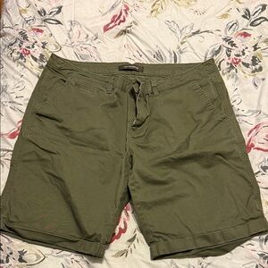 🌸2 for $20🌸 Denver Hayes Olive Green Shorts